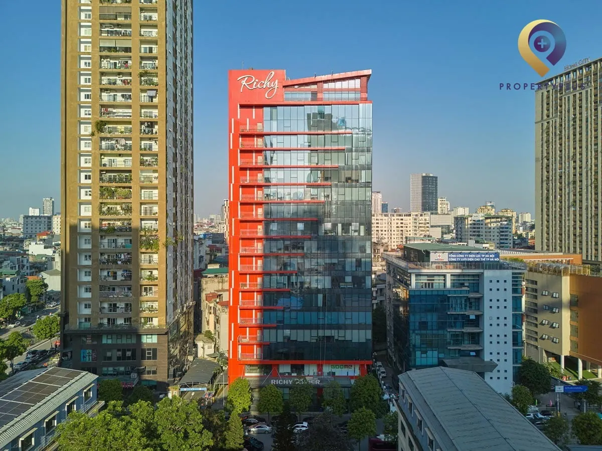 Toàn cảnh tòa nhà Richy Tower nổi bật tại quận Cầu Giấy, Hà Nội.